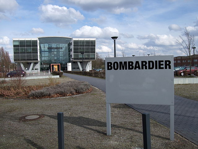Das Hauptgebäude von Bombardier Transportation in Hennigsdorf. Foto: Skatz-Nelstar, German Wikipedia, CC BY-SA 3.0